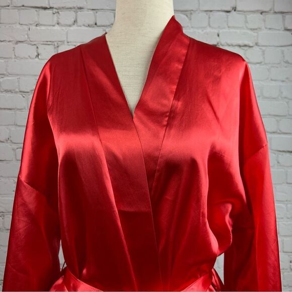Fredricks of Hollywood Sexy Coral Satin Lace Trimmed Robe with Pockets & Belt - Picture 11 of 12